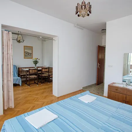Guest house Apartments And Rooms By The Sea Tisno, Murter - 5128