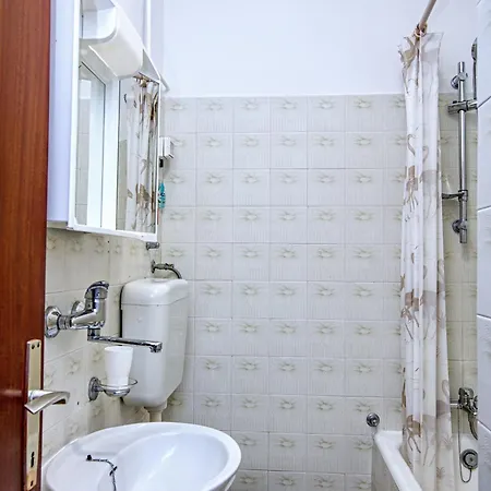 And By The Sea Tisno, Murter - 5128 3* ティスノ