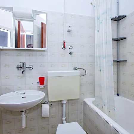 Apartments And Rooms By The Sea Tisno, Murter - 5128 Guest house