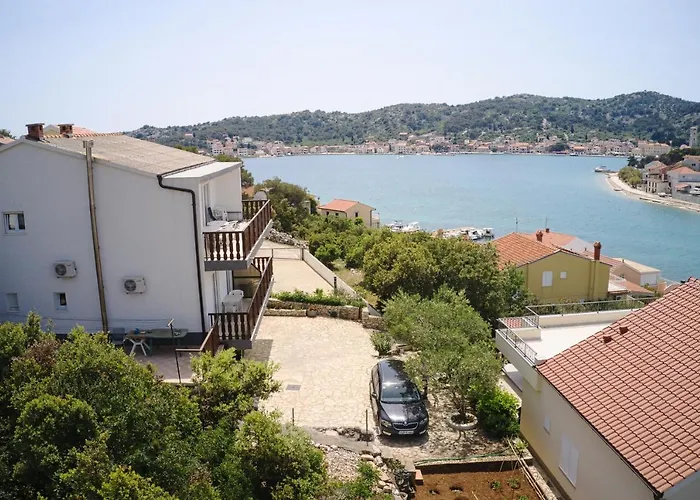 Guest house Apartments And Rooms By The Sea Tisno, Murter - 5128