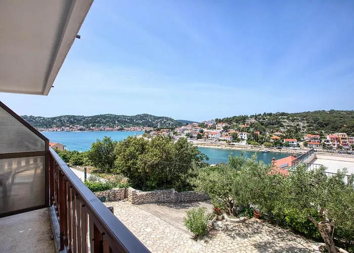 Guest house Apartments And Rooms By The Sea Tisno, Murter - 5128