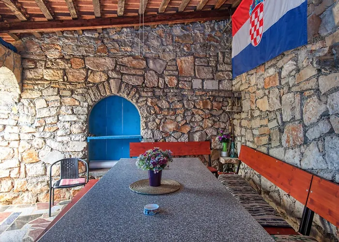 Guest house Apartments And Rooms By The Sea Tisno, Murter - 5128 3*